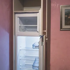Bed and breakfast Bulldog Station With Private Wc, Ac, Tv 