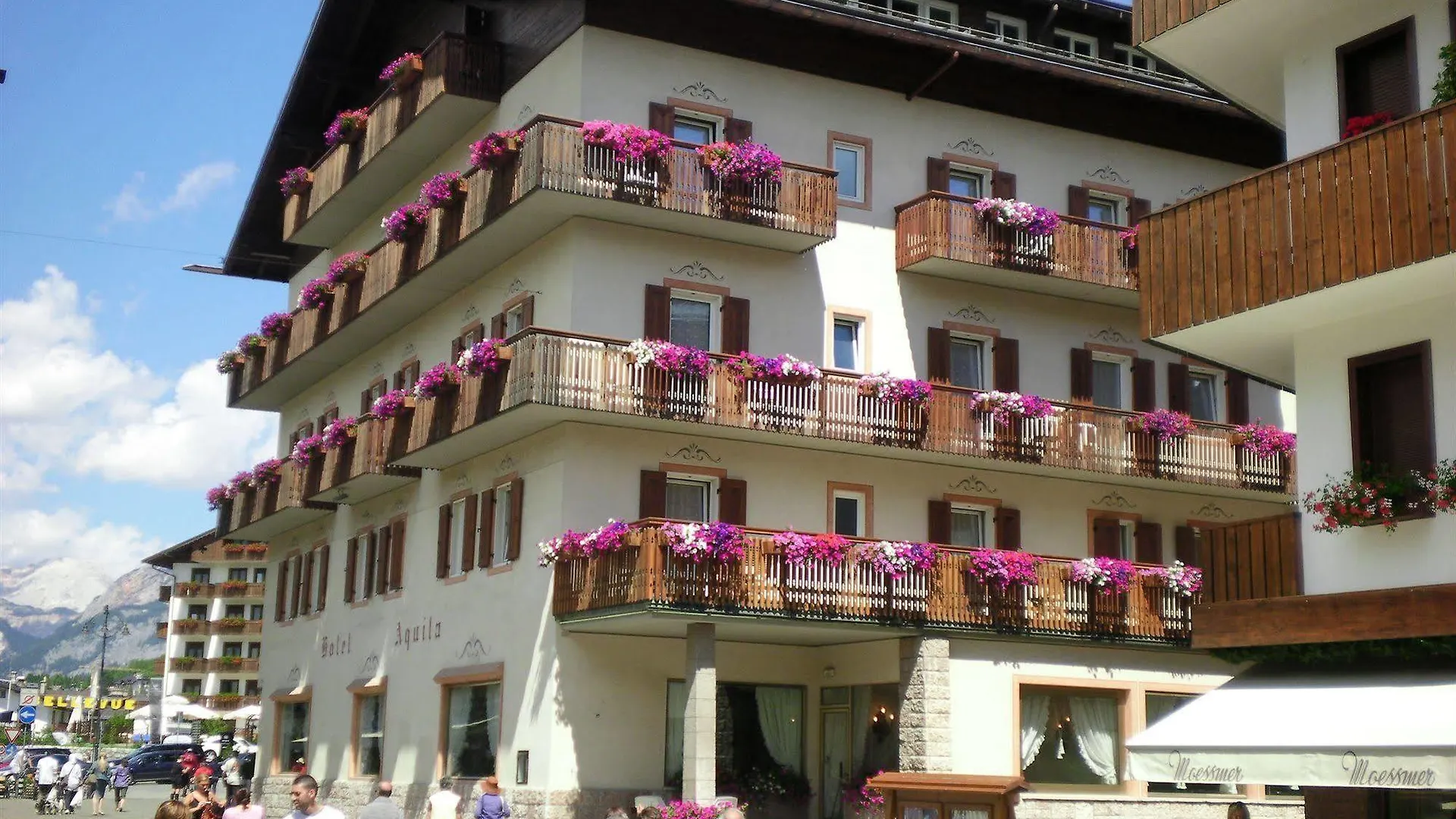 Hotel Aquila Cortina d'Ampezzo 3*,  Italy